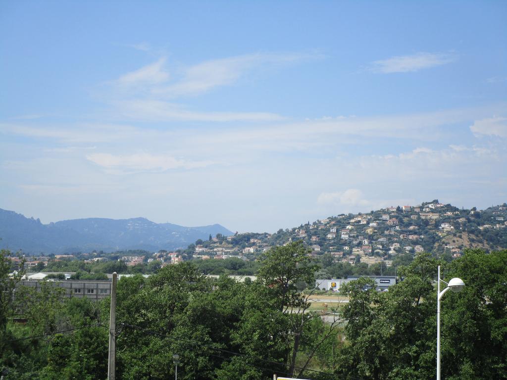 Hotel Les Tourrades Cannes Exterior foto